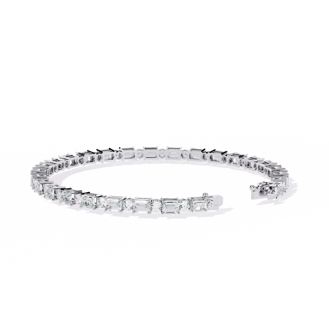 Fabulous  Bracelet With 18k Gold  Lab Grown Diamond.