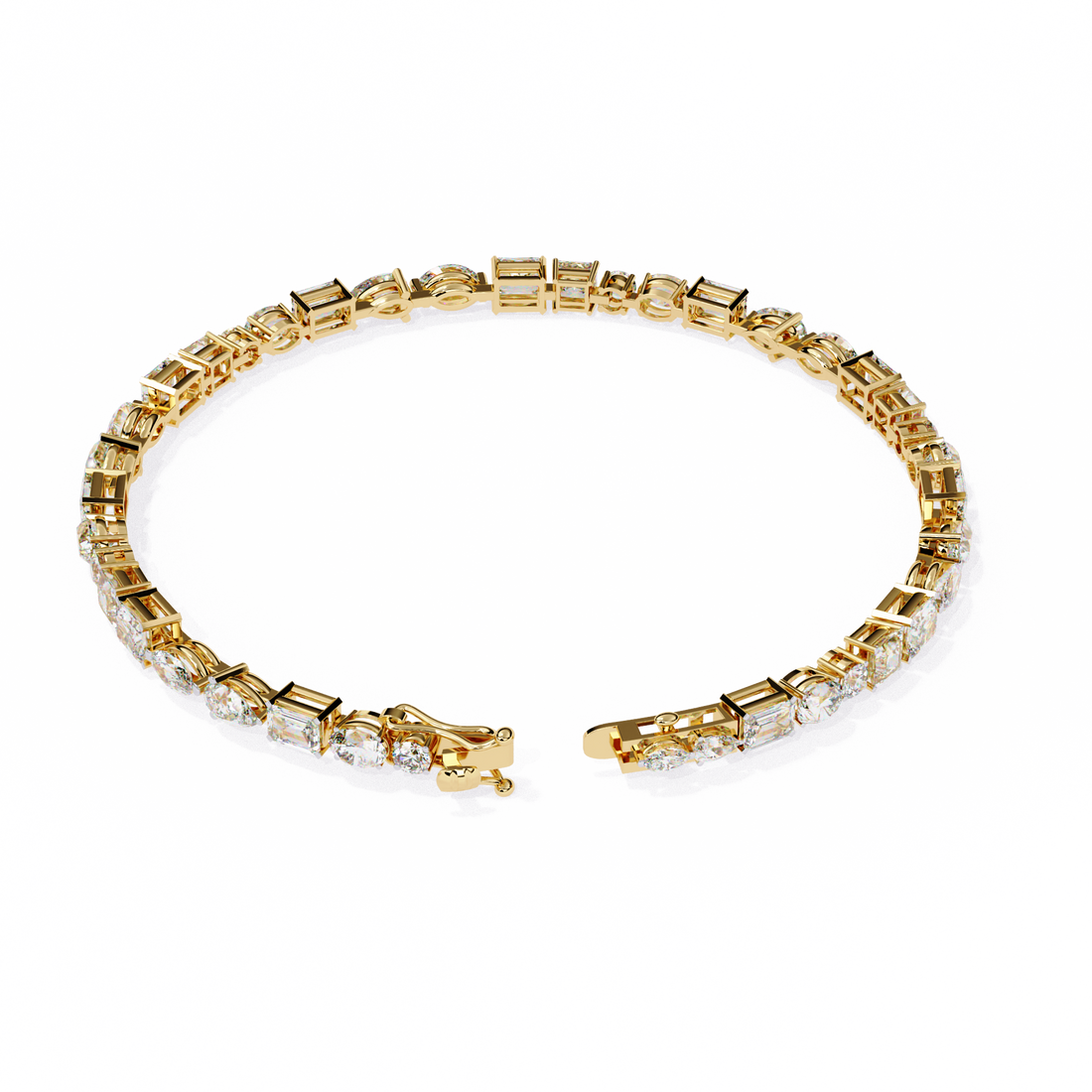 Fabulous  Bracelet With 18k Gold  Lab Grown Diamond.