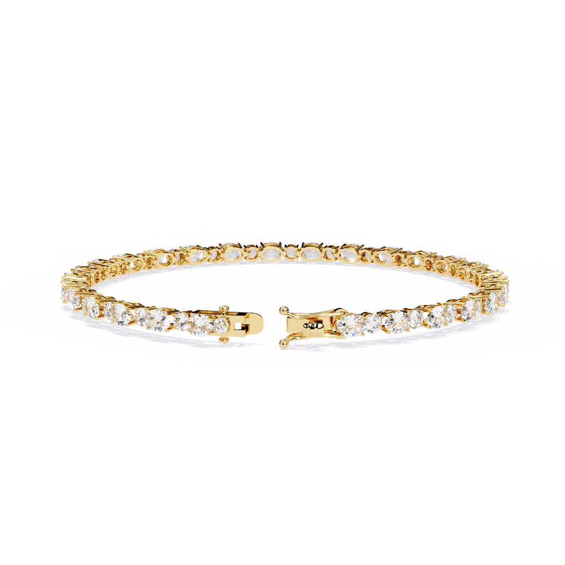 Fabulous  Bracelet With 18k Gold  Lab Grown Diamond.