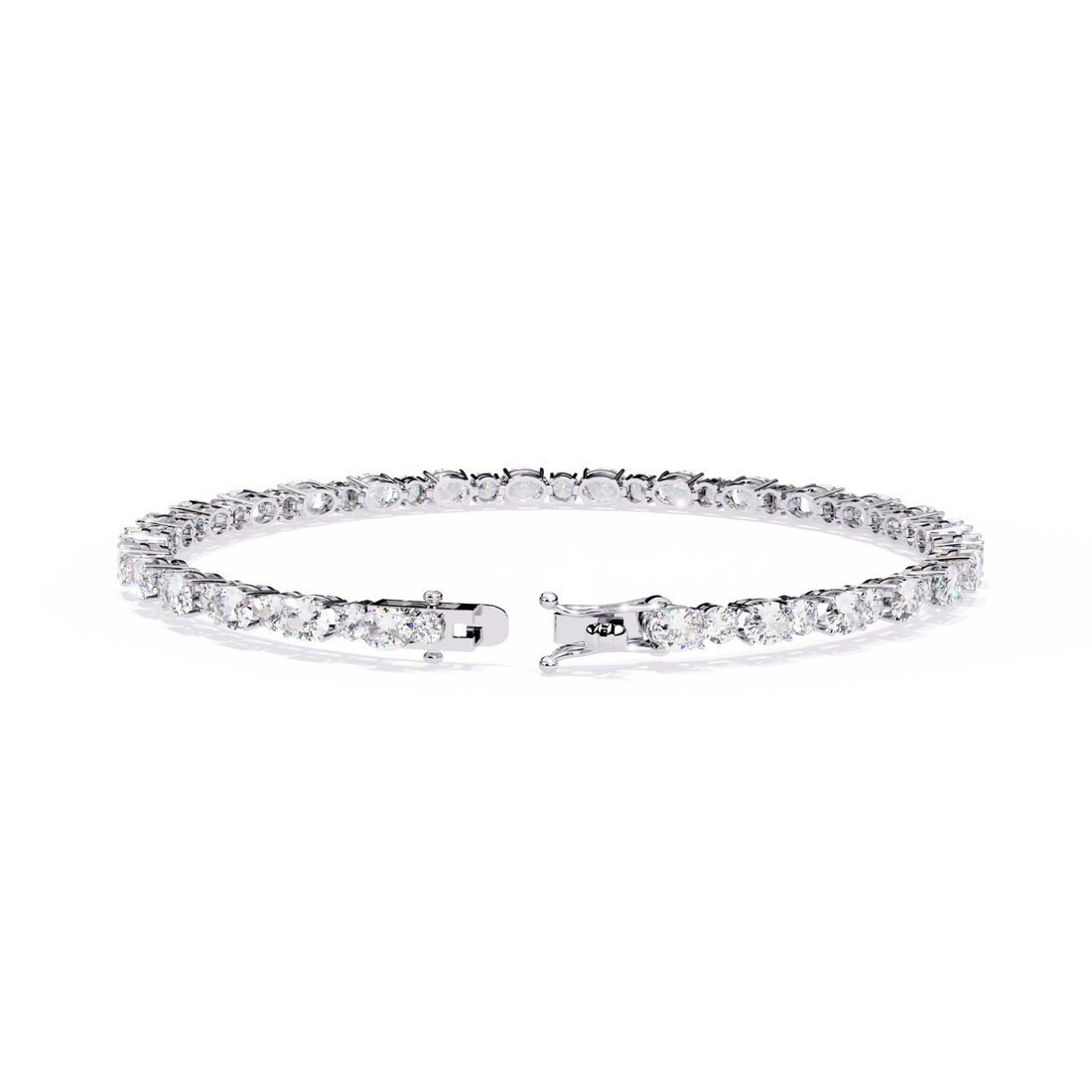 Fabulous  Bracelet With 18k Gold  Lab Grown Diamond.