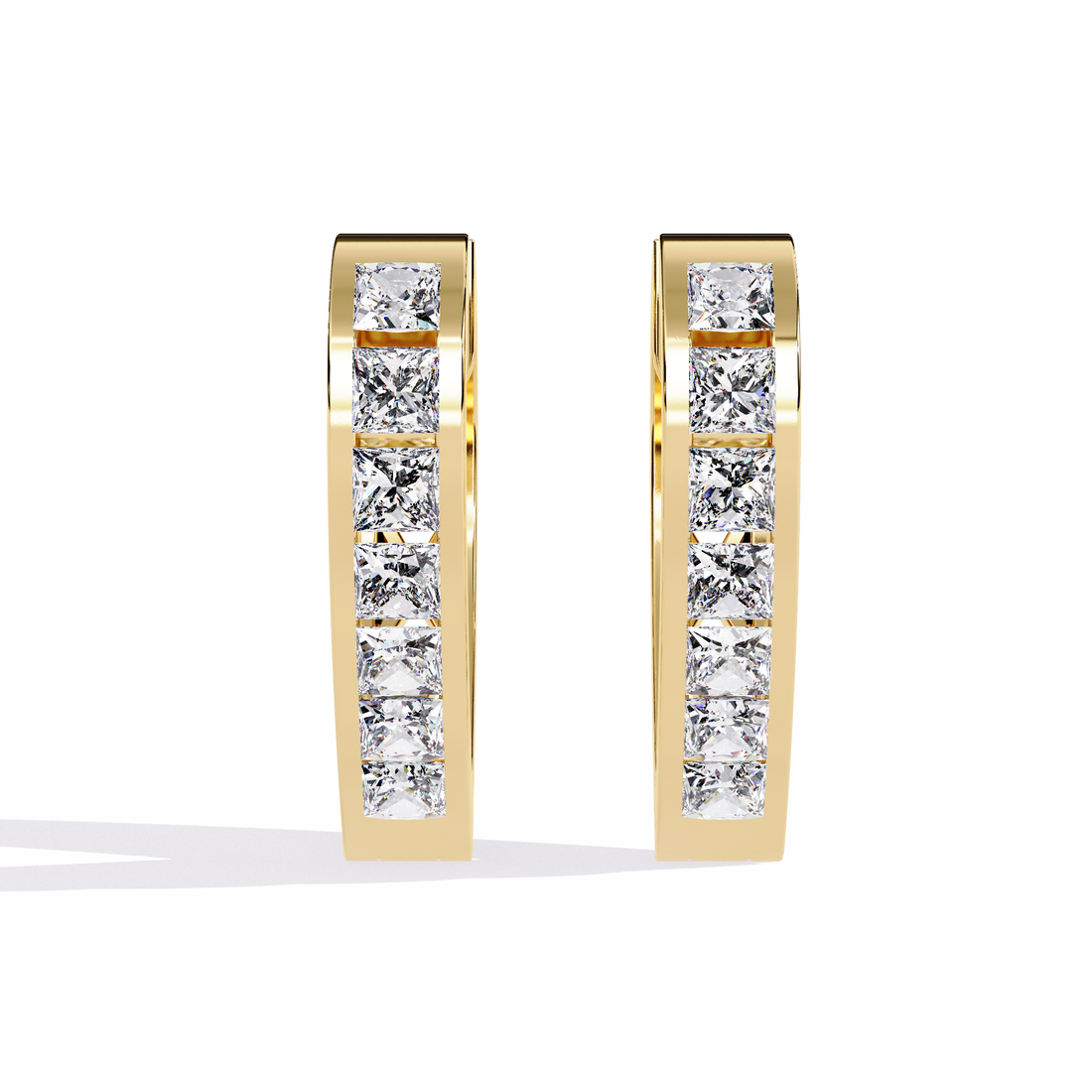Brilliant 18K GOLD EARRING WITH LAB-GROWN DIAMOND.