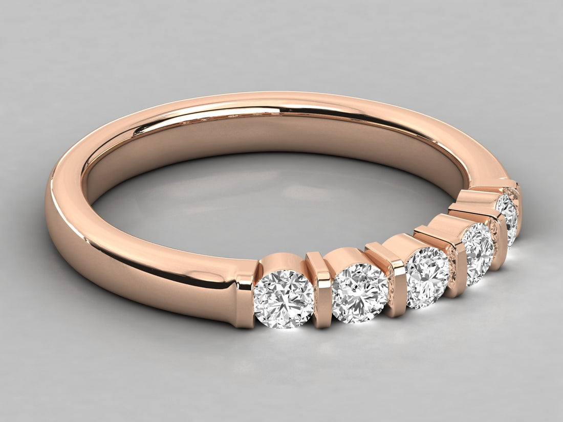 10K GOLD SOLITAIRE DIAMOND  BRILLIANT RING.