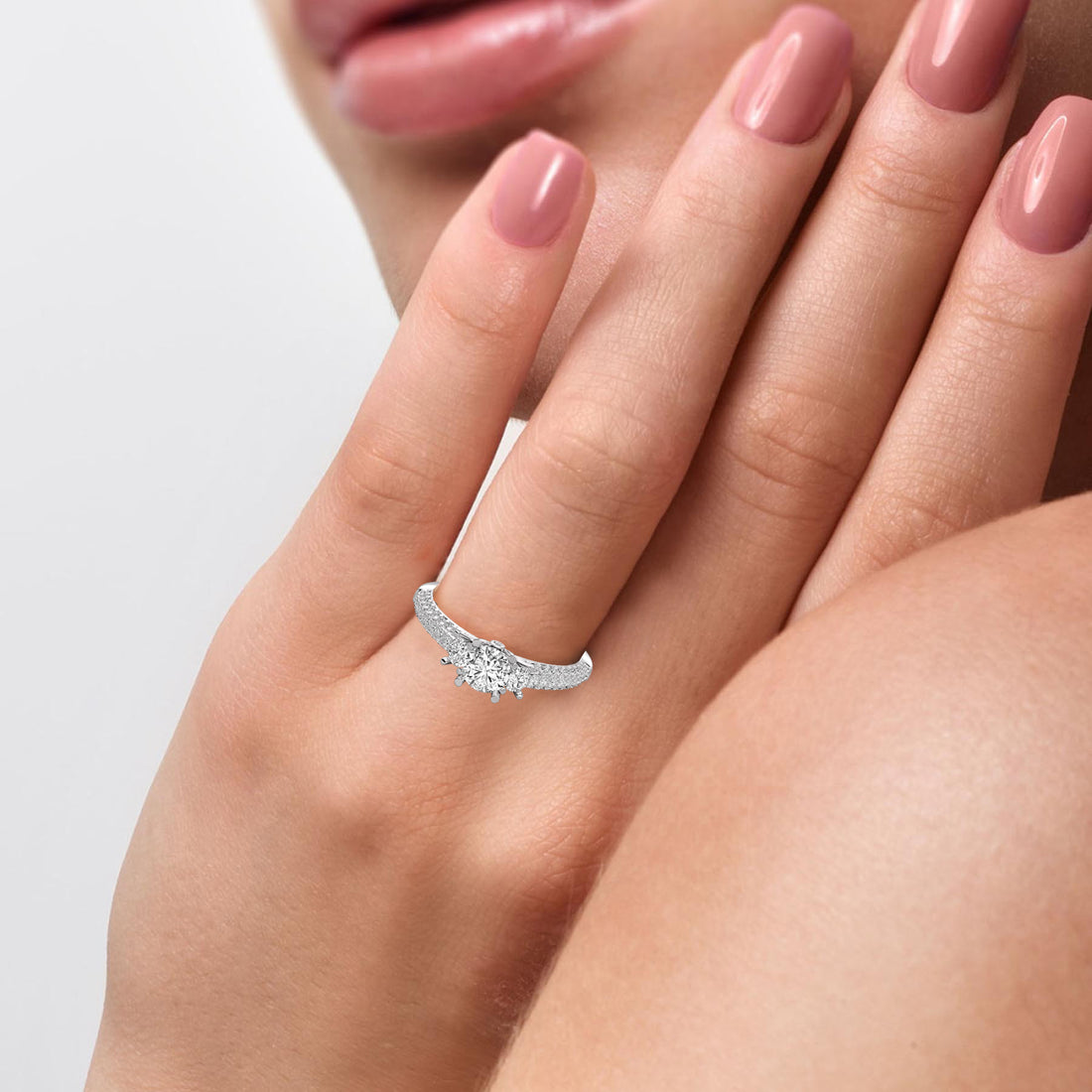 10K GOLD SOLITAIRE  LAB GROWN DIAMOND LADIES  RING.