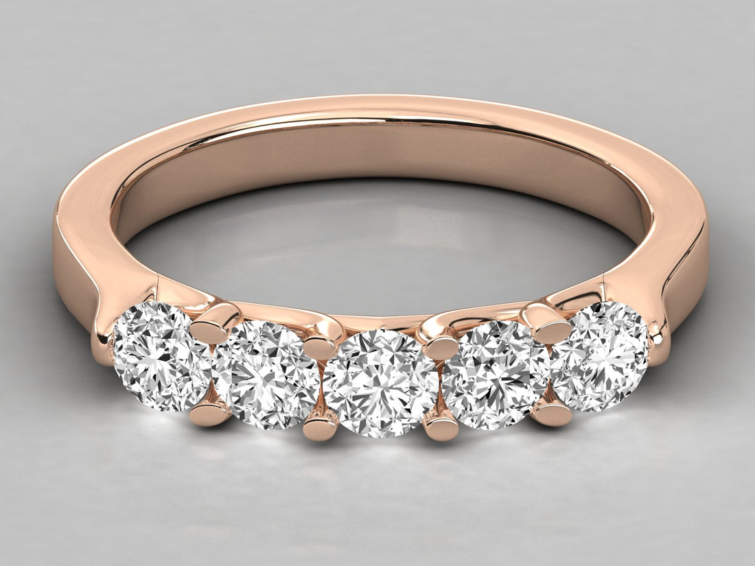 10K GOLD SOLITAIRE  LAB GROWN DIAMOND LADIES  RING.