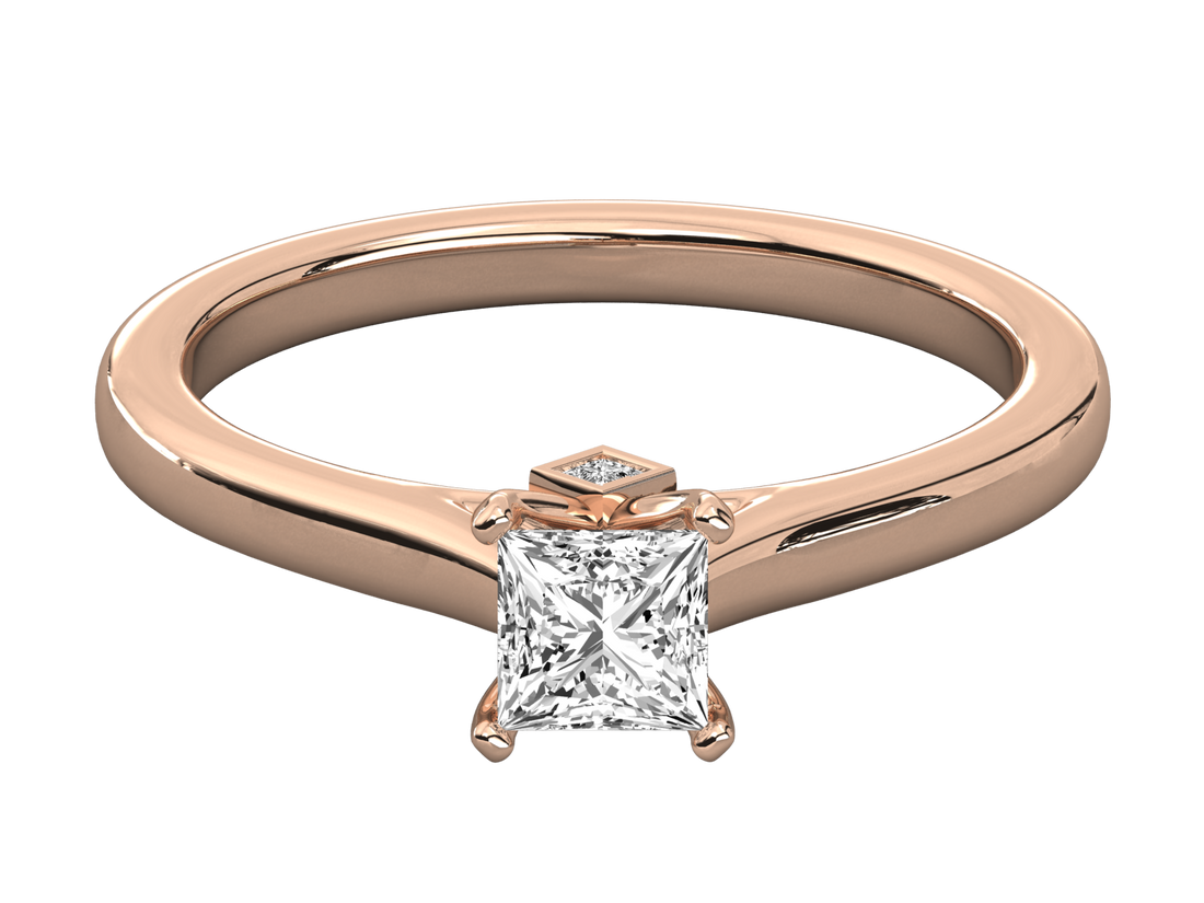 10K GOLD SOLITAIRE  LAB GROWN DIAMOND LADIES  RING.