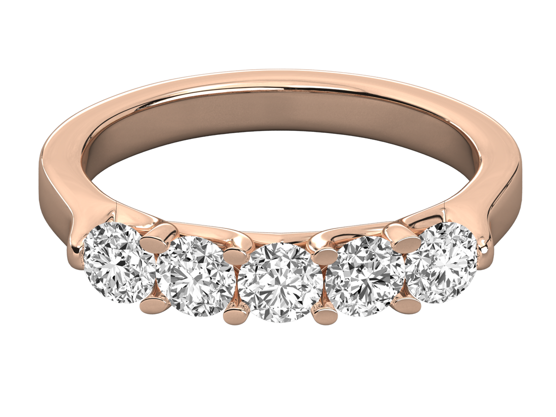 10K GOLD SOLITAIRE  LAB GROWN DIAMOND LADIES  RING.