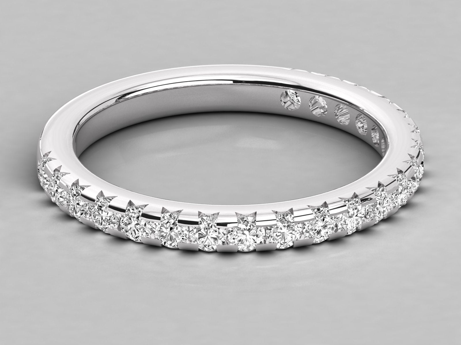 10K GOLD  LAB GROWN DIAMOND LADIES BAND RING.