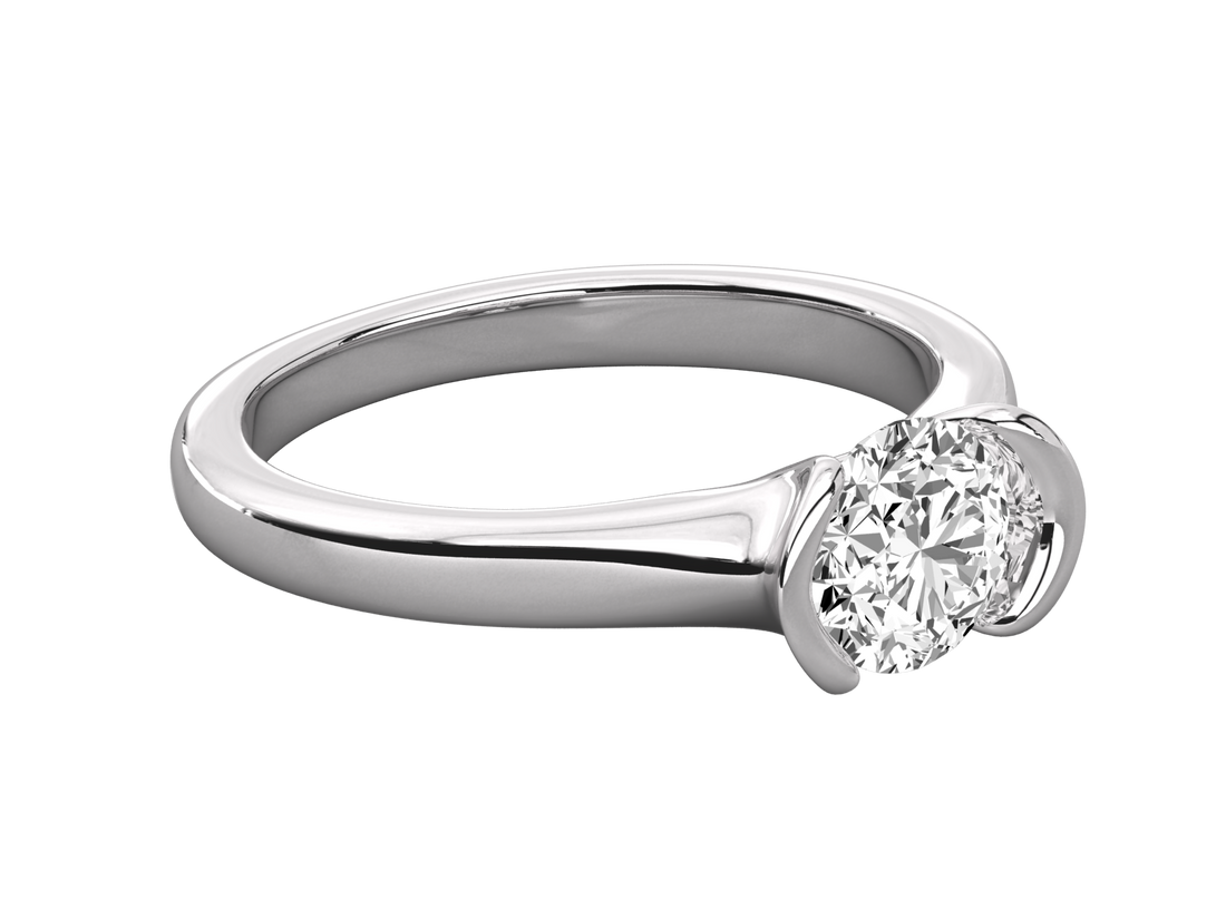 10K GOLD SOLITAIRE LAB GROWN DIAMOND LADIES  RING.