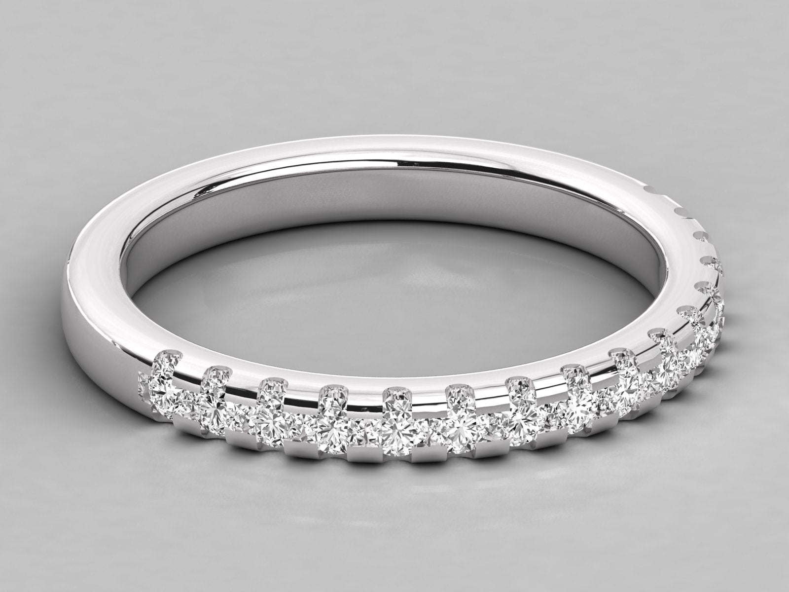 10K GOLD  LAB GROWN DIAMOND LADIES BAND RING.