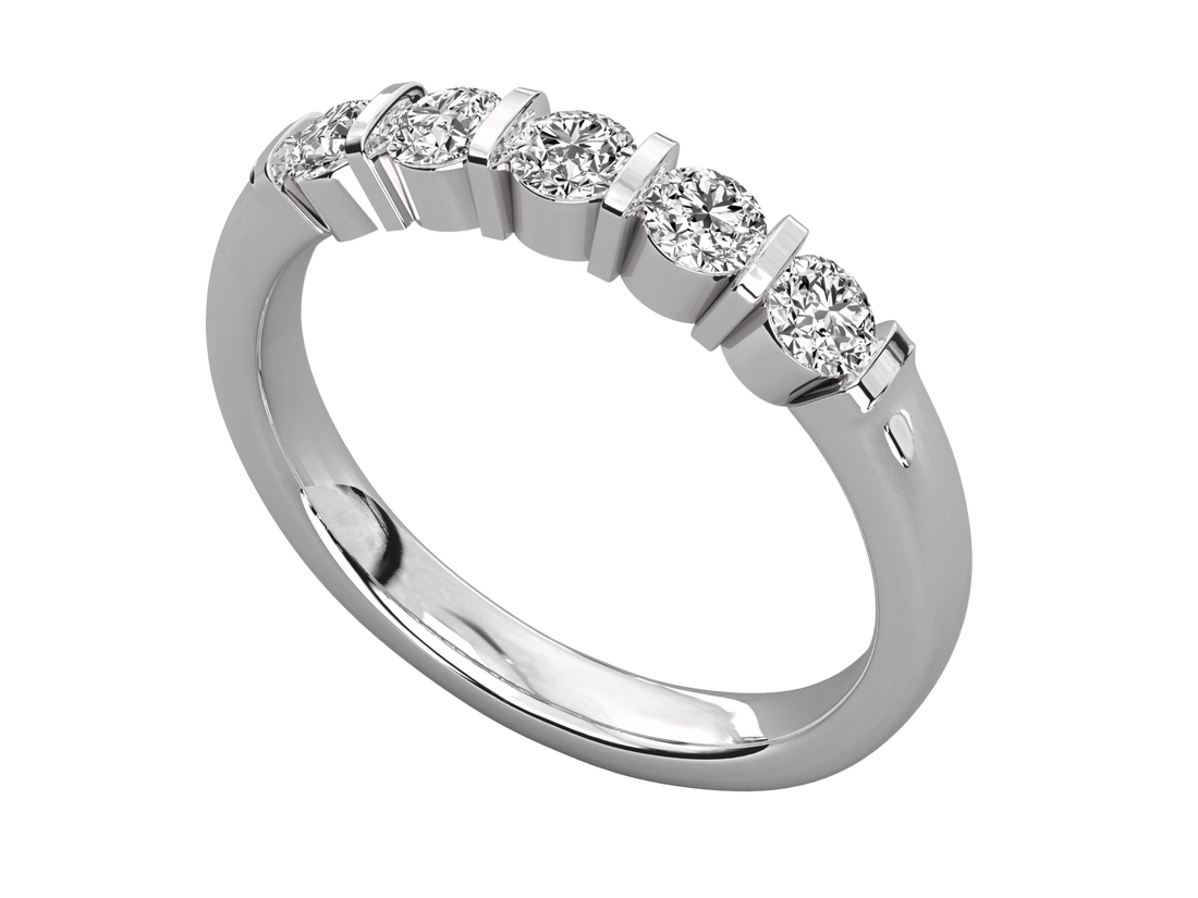 10K GOLD SOLITAIRE DIAMOND  BRILLIANT RING.