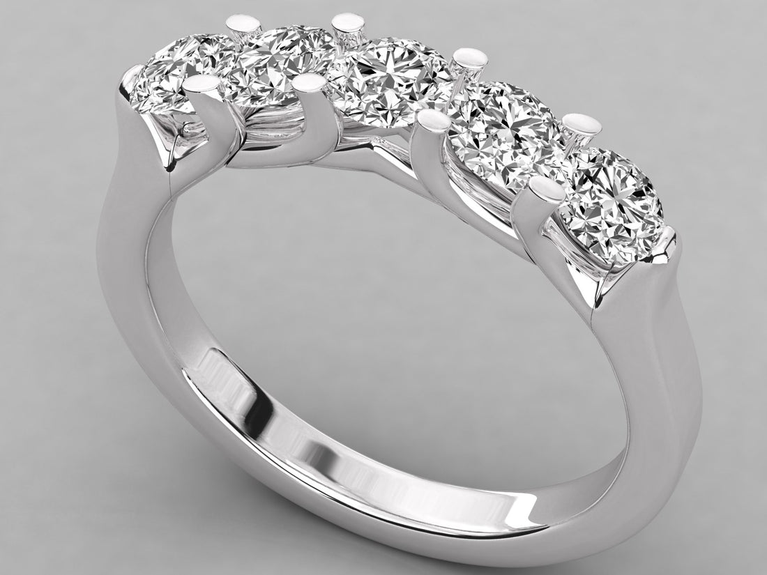 10K GOLD SOLITAIRE  LAB GROWN DIAMOND LADIES  RING.