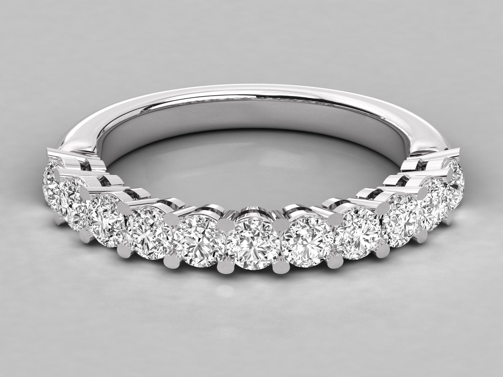 10K GOLD  LAB GROWN DIAMOND LADIES BAND RING.