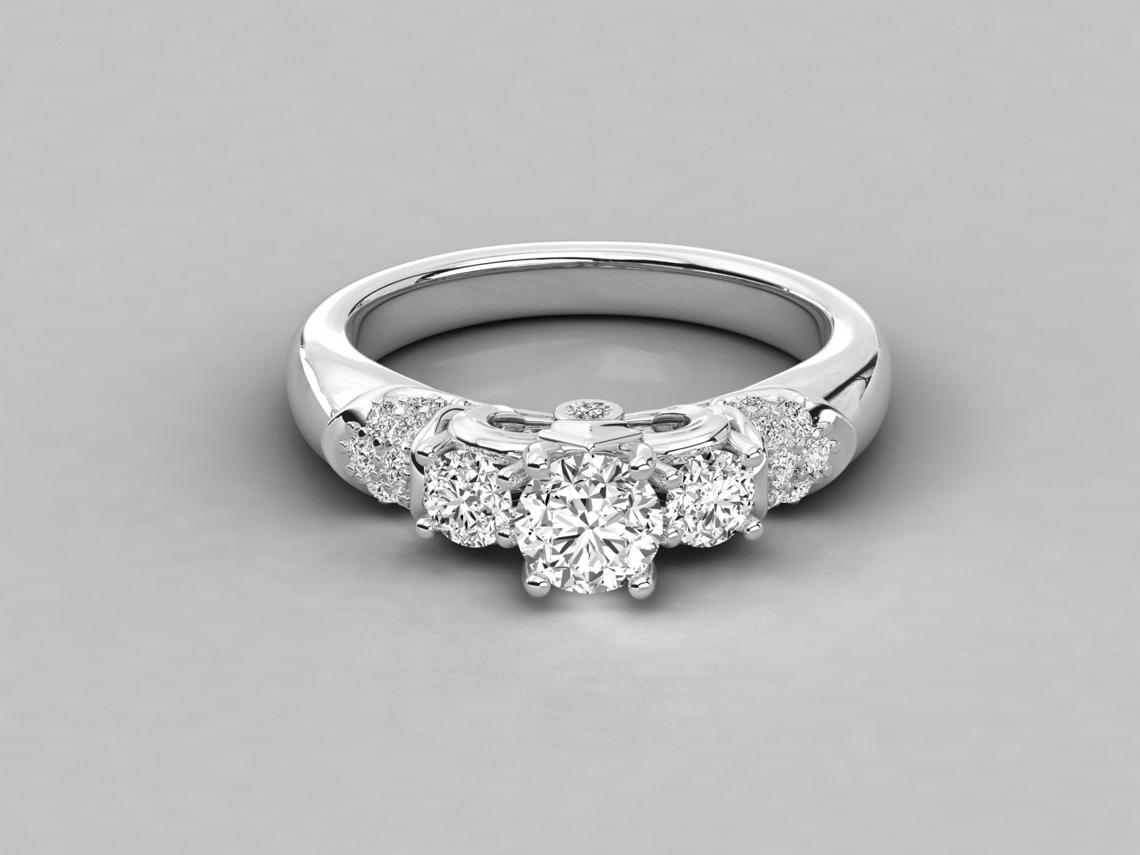10K GOLD SOLITAIRE  LAB GROWN DIAMOND LADIES  RING.
