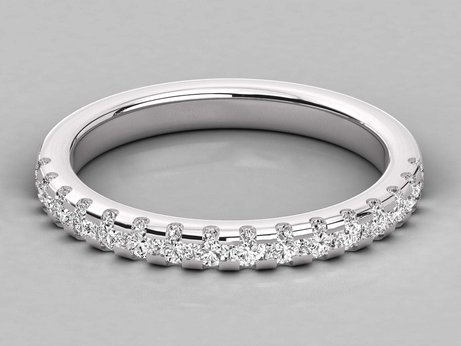 10K GOLD  LAB GROWN DIAMOND LADIES BAND RING.