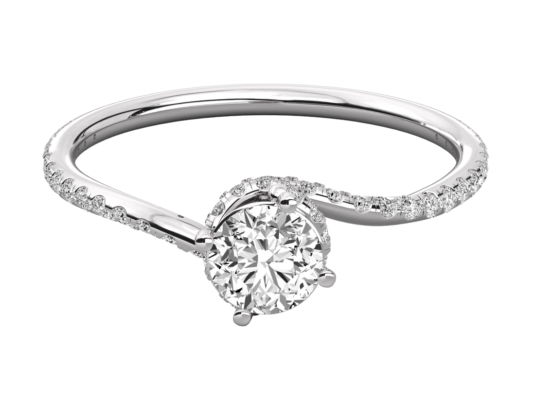10K GOLD SOLITAIRE LAB GROWN DIAMOND LADIES  RING.