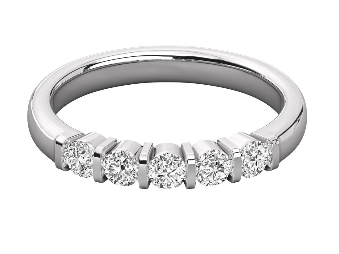 10K GOLD SOLITAIRE DIAMOND  BRILLIANT RING.