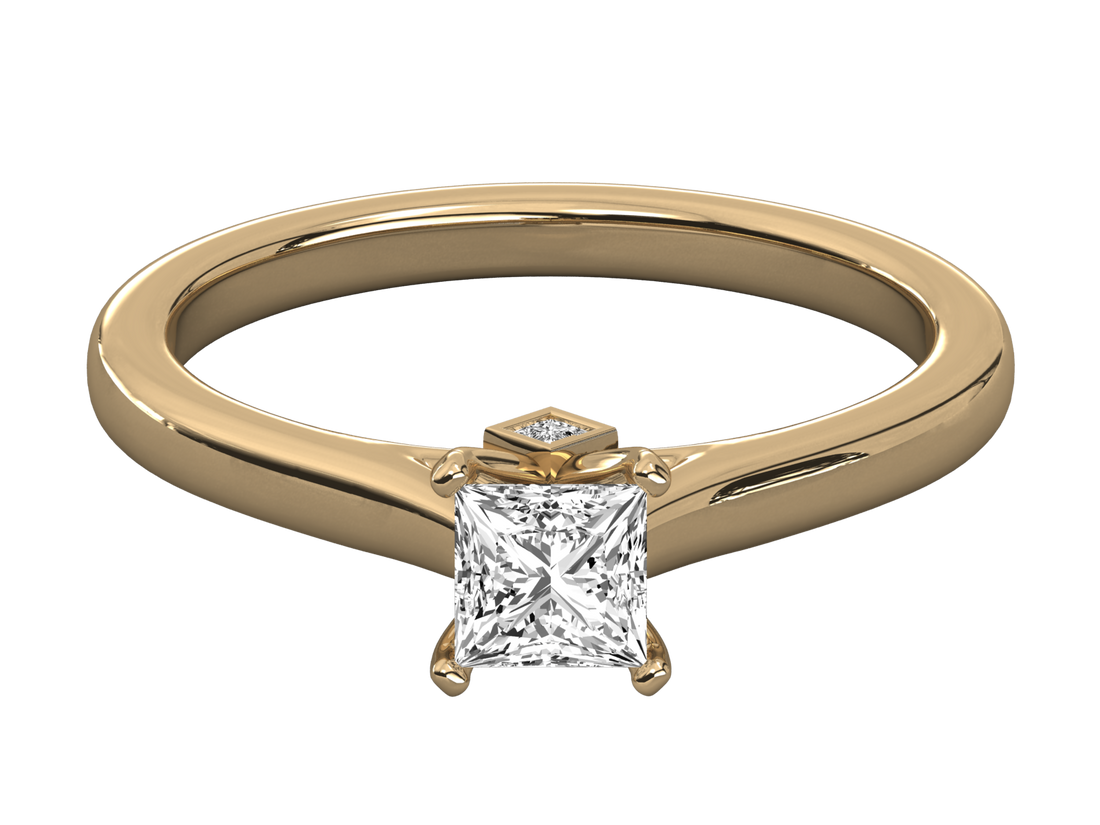 10K GOLD SOLITAIRE  LAB GROWN DIAMOND LADIES  RING.