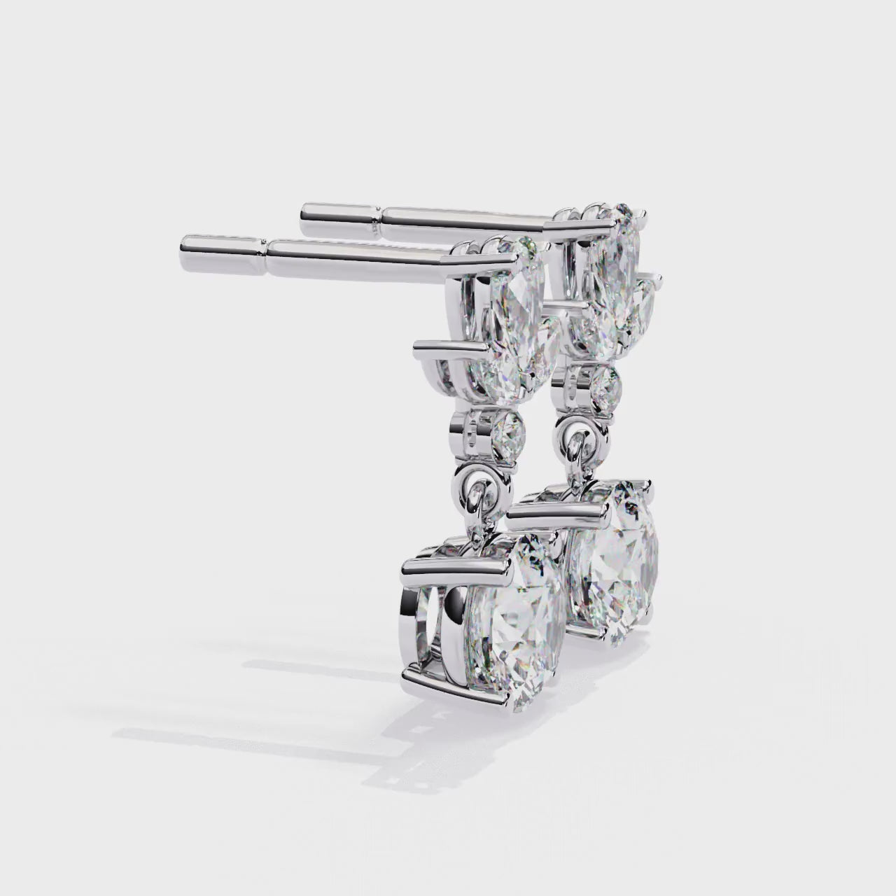 Unique 18K GOLD EARRING WITH LAB-GROWN DIAMOND.