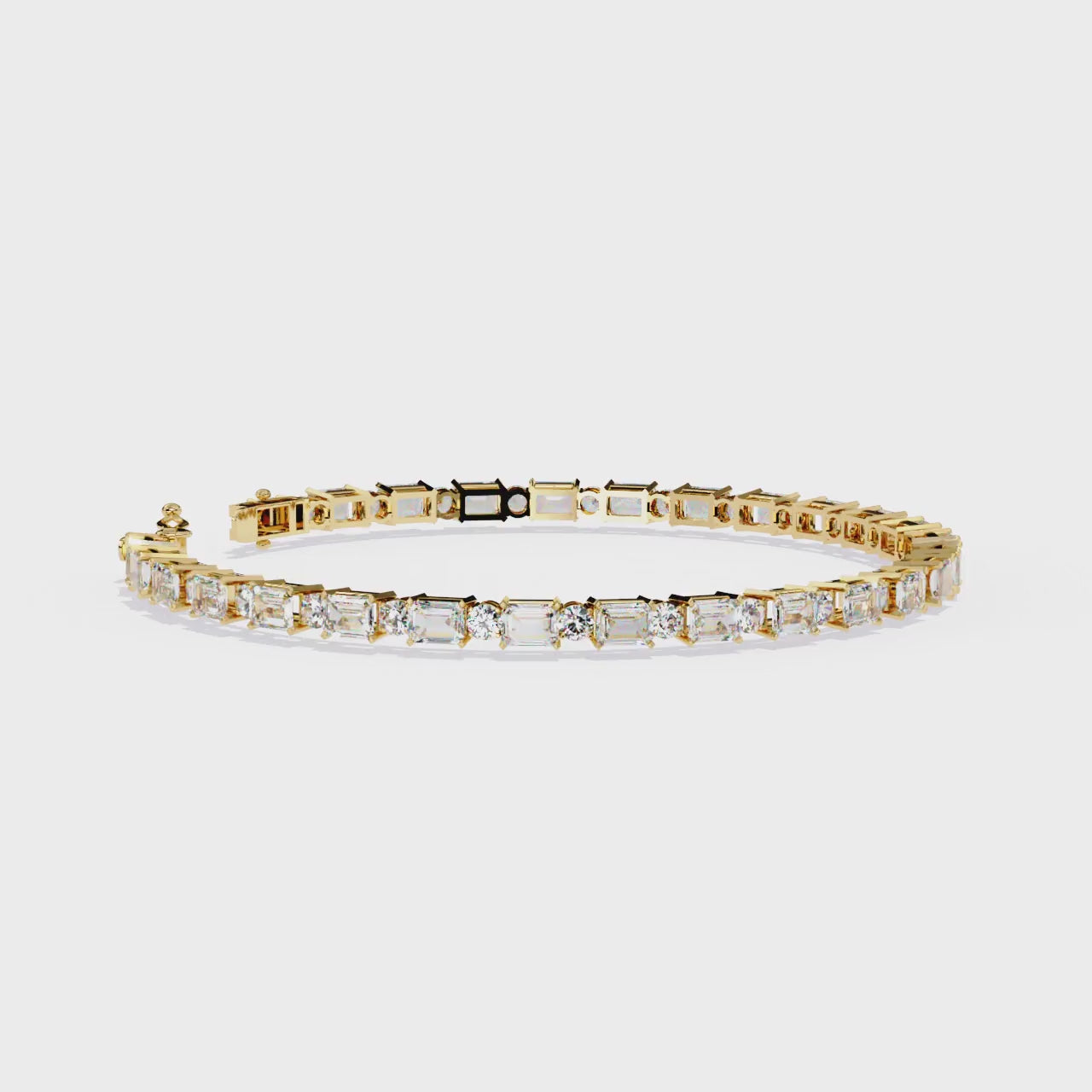 Fabulous  Bracelet With 18k Gold  Lab Grown Diamond.