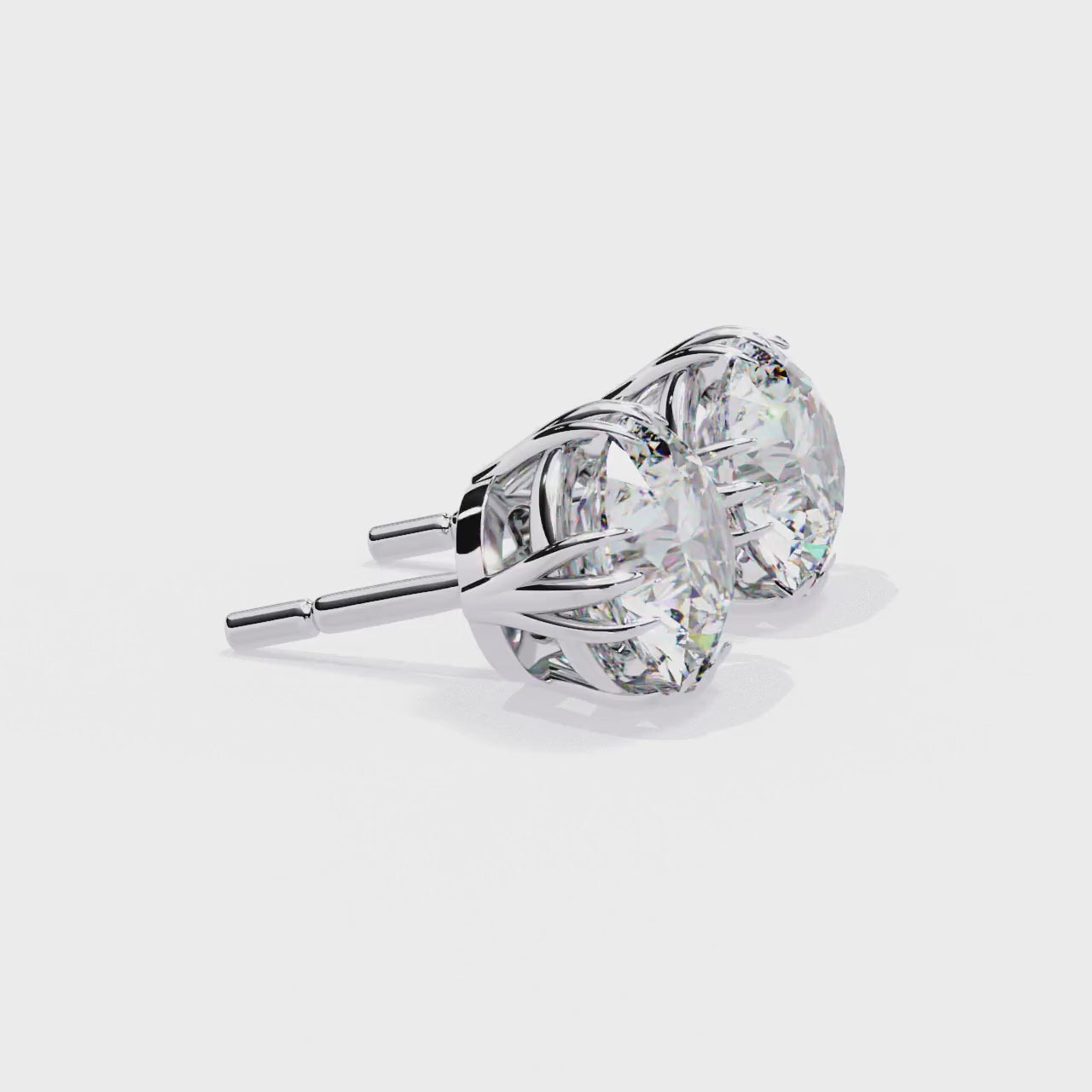Beautiful 18K GOLD EARRING WITH LAB-GROWN DIAMOND
