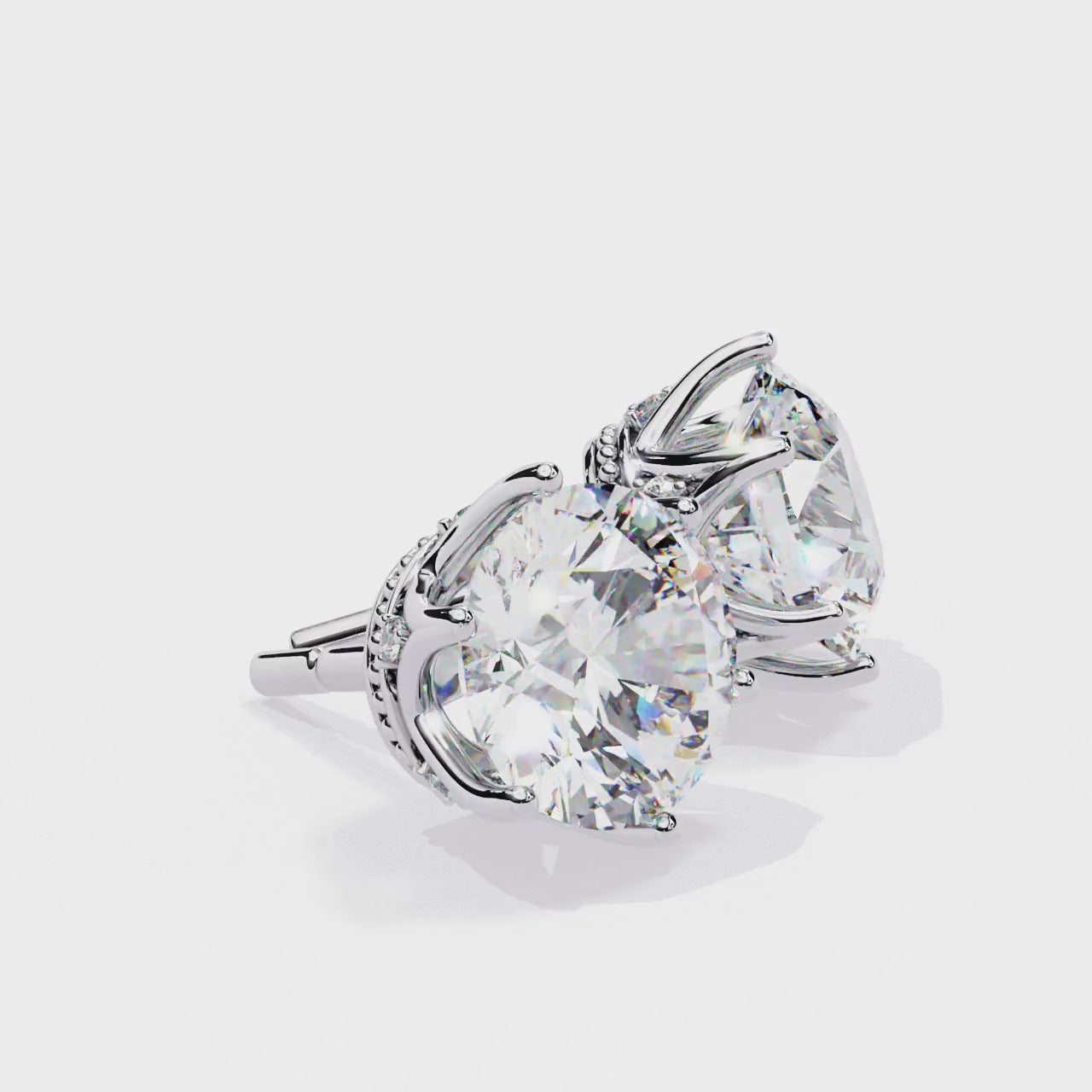 Beautiful 18K GOLD EARRING WITH LAB-GROWN DIAMOND