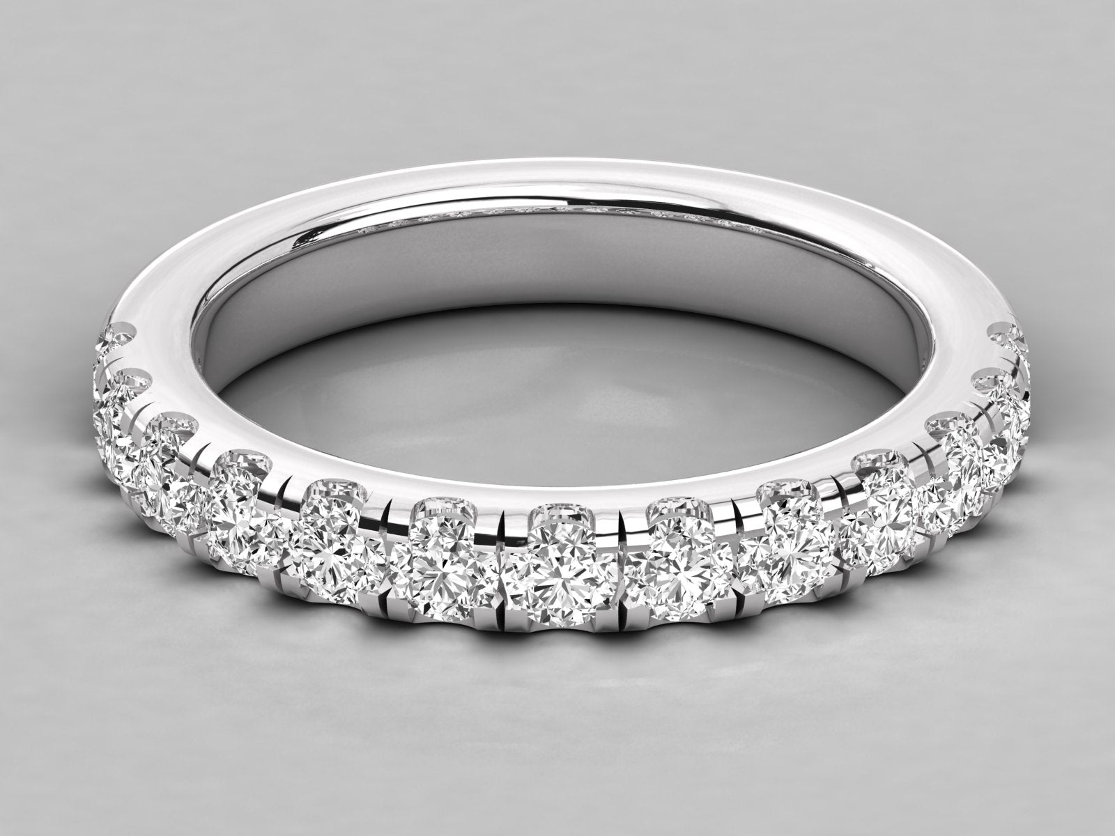 10K GOLD  LAB GROWN DIAMOND LADIES BAND RING.