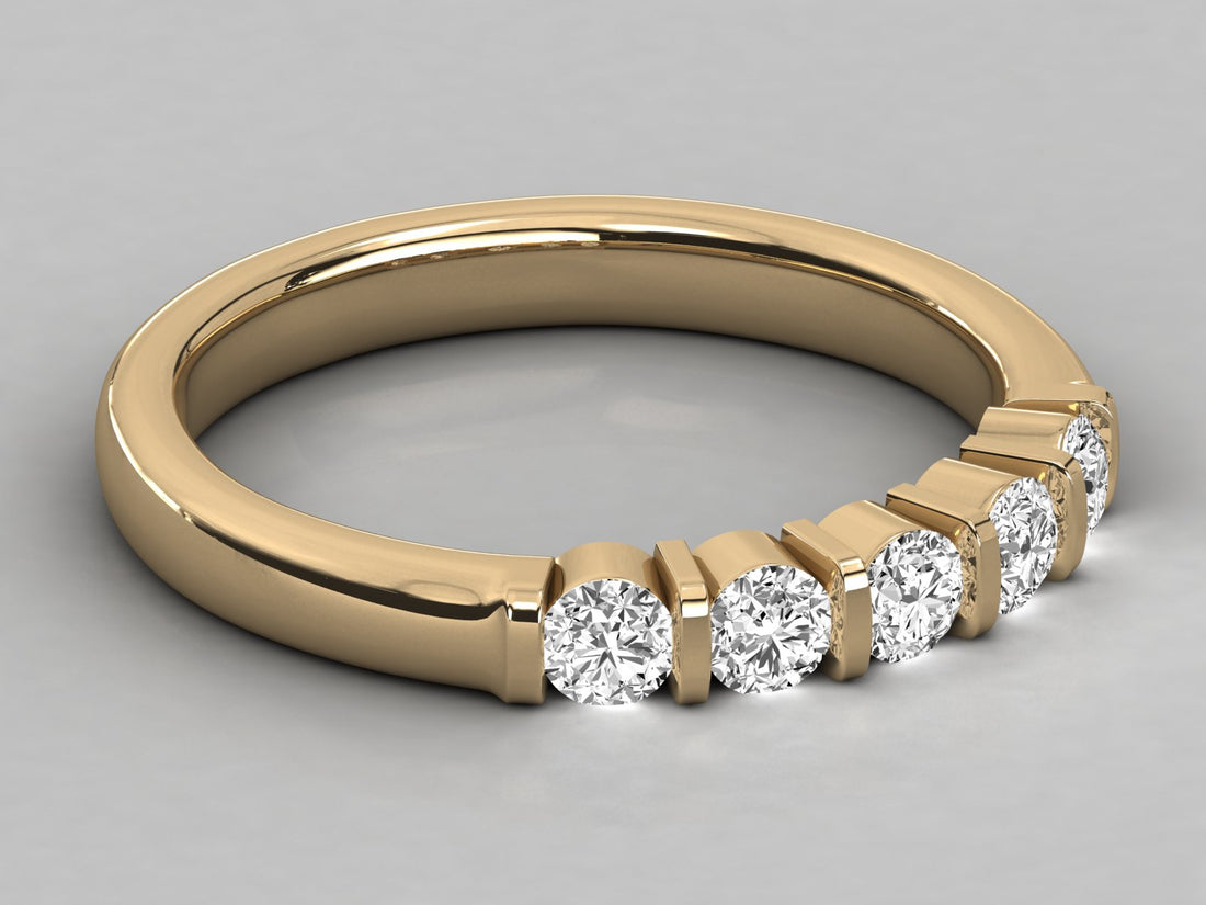 10K GOLD SOLITAIRE DIAMOND  BRILLIANT RING.